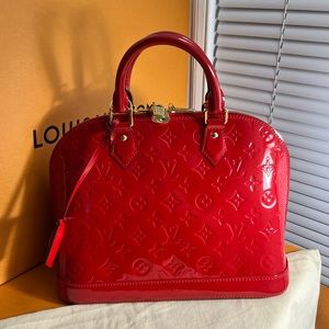 SOLD- MINT CONDITION Louis Vuitton Alma PM - more pictures